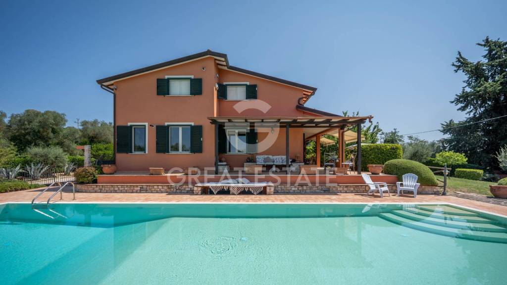 casa indipendente in vendita a Perugia in zona Centro Città