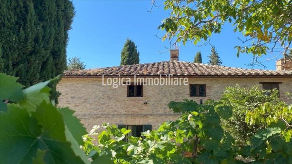 casa indipendente in vendita a Perugia in zona Colle Umberto I