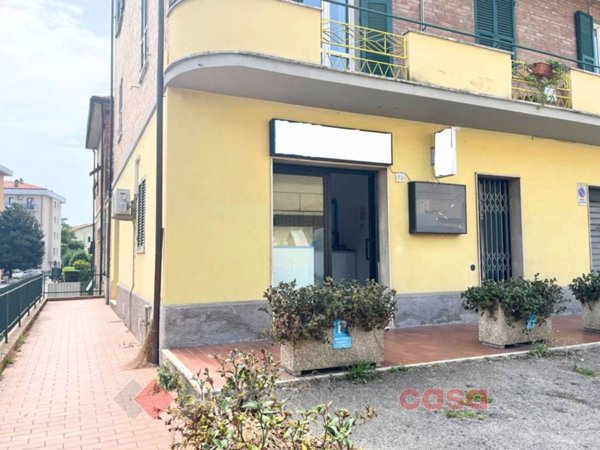 negozio in vendita a Perugia in zona Ponte San Giovanni