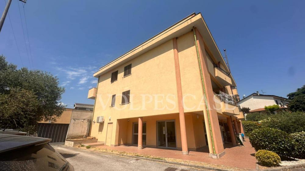 negozio in vendita a Perugia in zona Fontignano