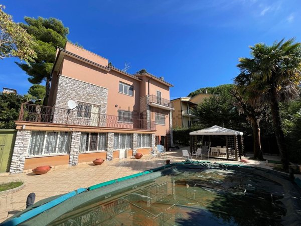 casa indipendente in vendita a Perugia in zona Filosofi