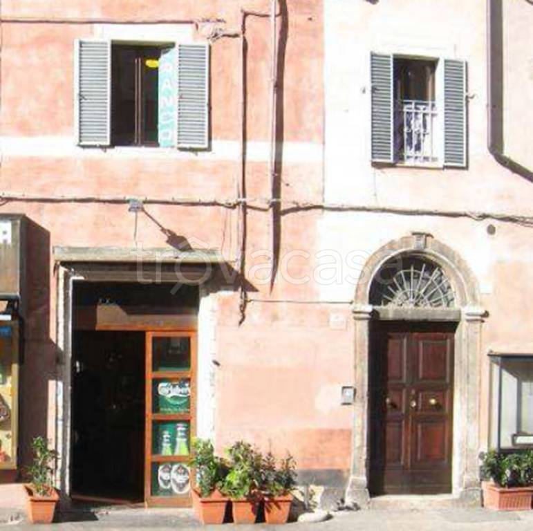 negozio in vendita a Perugia in zona Centro Città