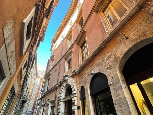ufficio in vendita a Perugia in zona Elce