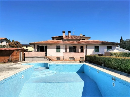 casa indipendente in vendita a Perugia