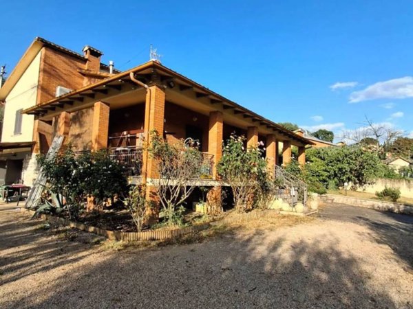 casa indipendente in vendita a Perugia in zona Montelaguardia