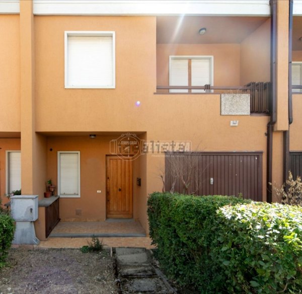 casa indipendente in vendita a Perugia in zona Montebello