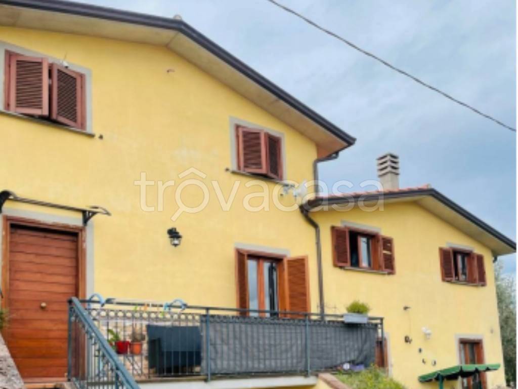 casa indipendente in vendita a Perugia in zona Piccione