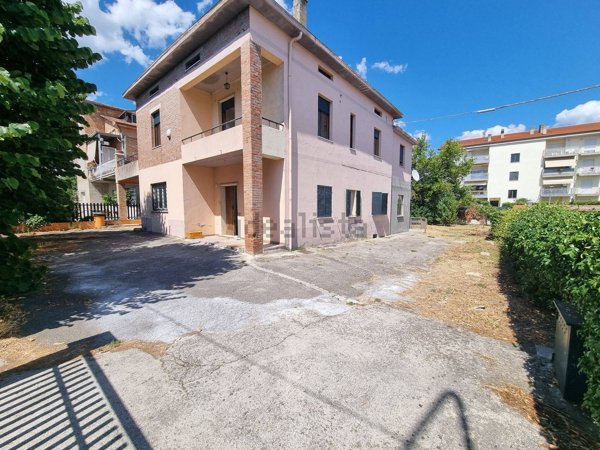 casa indipendente in vendita a Perugia in zona Casa del Diavolo