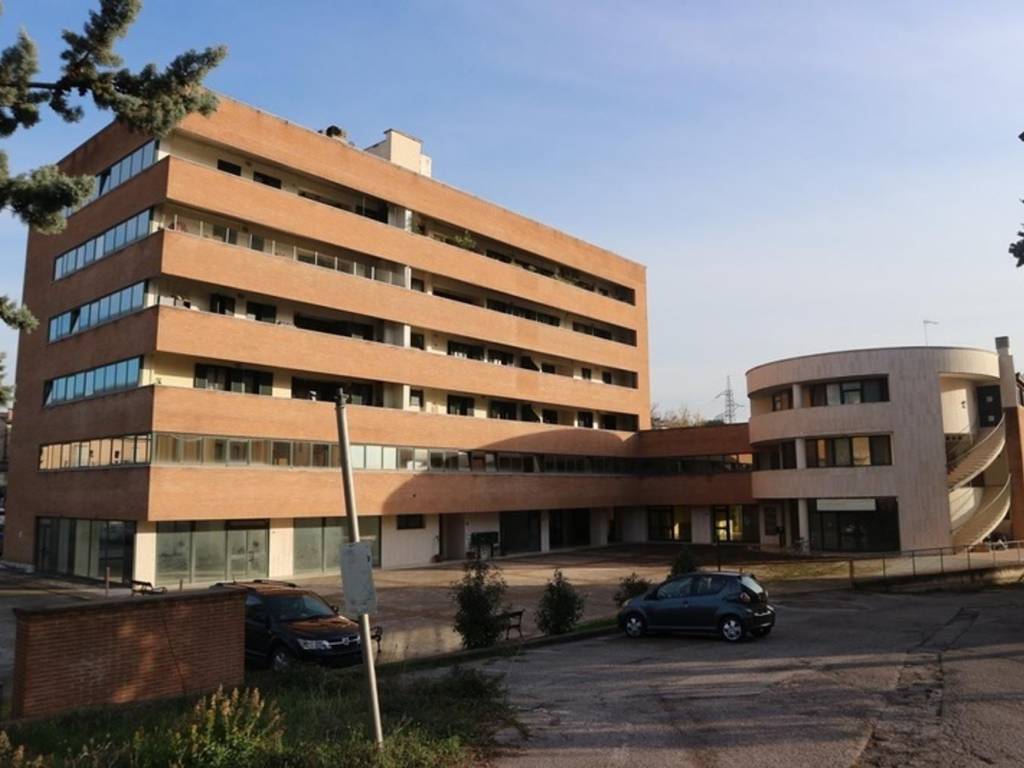 negozio in vendita a Perugia in zona Centro Città