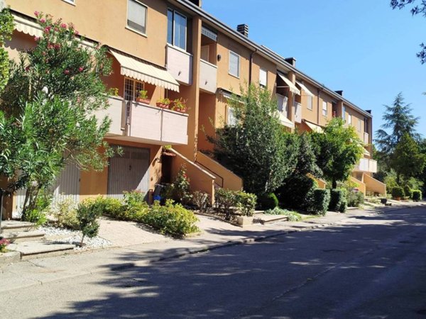 casa indipendente in vendita a Perugia in zona Ferro di Cavallo