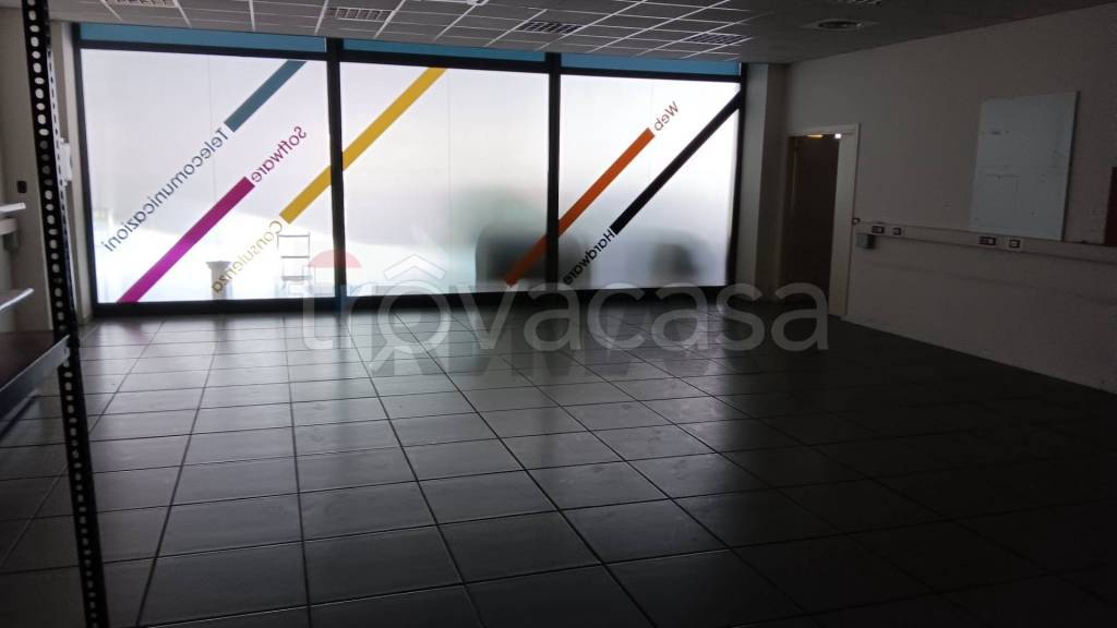 negozio in vendita a Perugia in zona San Sisto