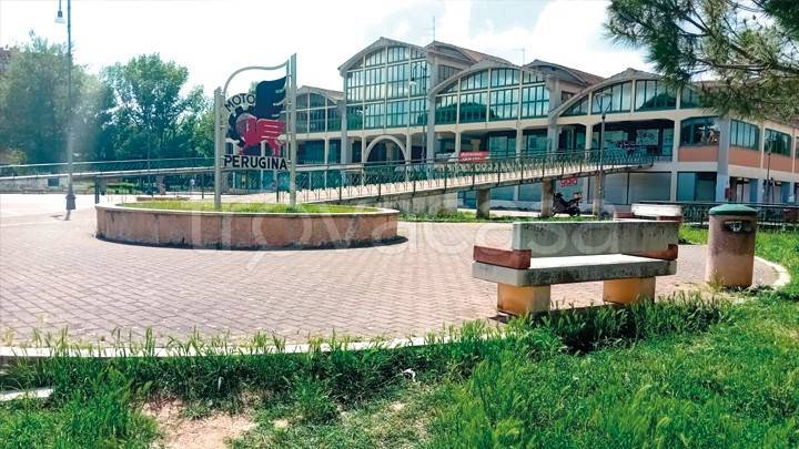 ufficio in vendita a Perugia in zona Castel del Piano