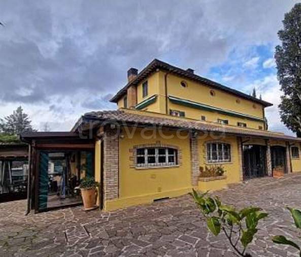 casa indipendente in vendita a Perugia in zona Montebello
