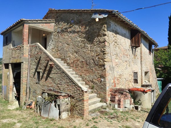 casale in vendita a Perugia in zona Montelaguardia