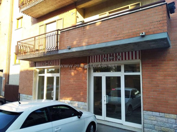 negozio in vendita a Perugia in zona Montelaguardia