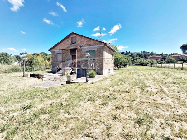 casa indipendente in vendita a Perugia in zona Casa del Diavolo