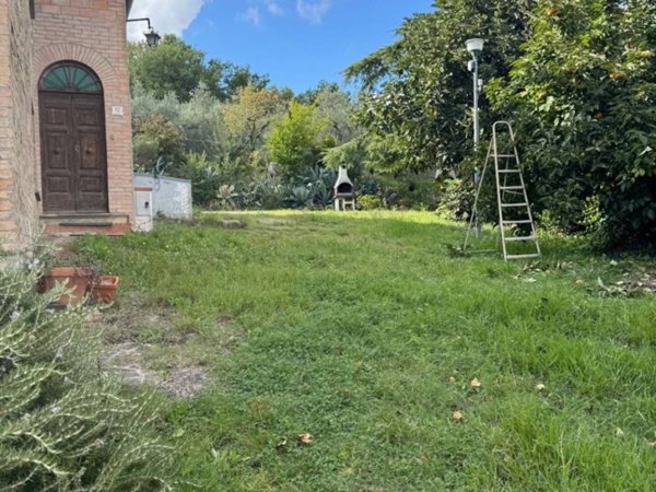 casa indipendente in vendita a Perugia in zona Montebello
