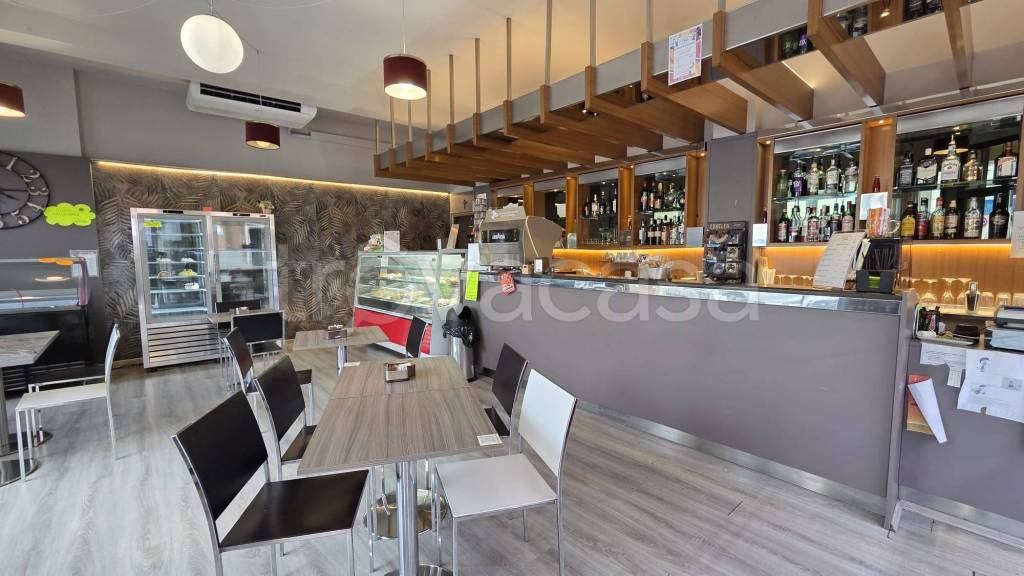 negozio in vendita a Perugia in zona Castel del Piano