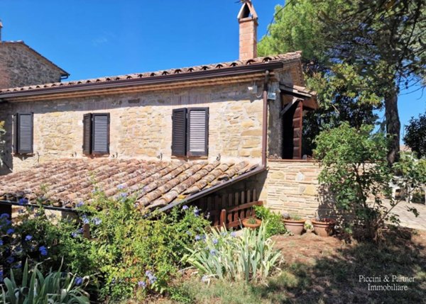 casale in vendita a Perugia in zona Colle Umberto I