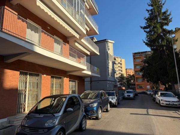 negozio in vendita a Perugia in zona Centro Città