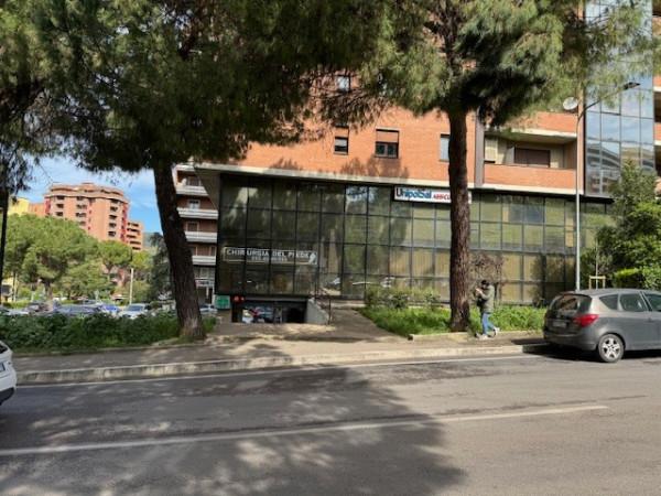 negozio in vendita a Perugia in zona Madonna Alta