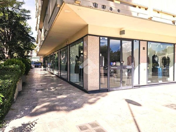 negozio in vendita a Perugia in zona Ponte San Giovanni