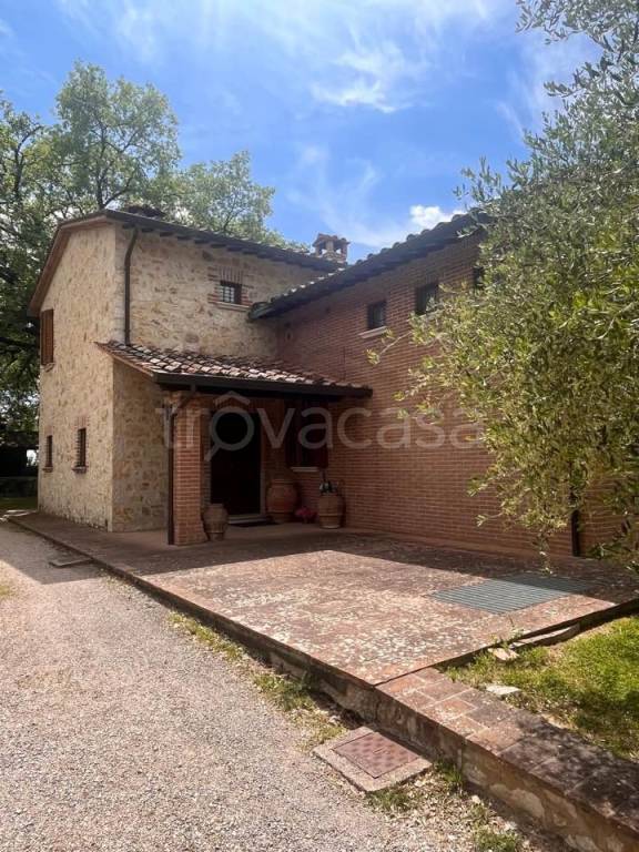 casa indipendente in vendita a Perugia in zona Santa Lucia