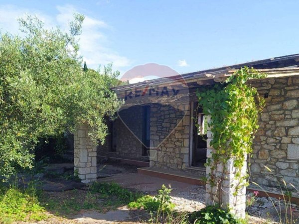 casa indipendente in vendita a Perugia in zona Lacugnano