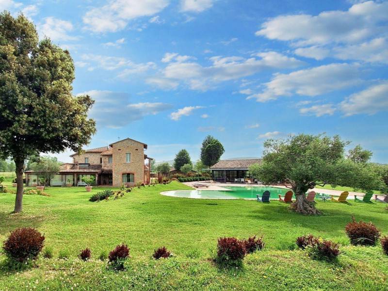 casa indipendente in vendita a Perugia in zona Mugnano