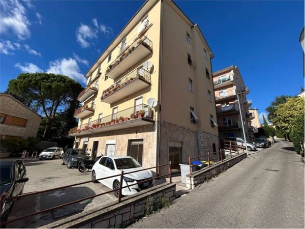 negozio in vendita a Perugia in zona Elce