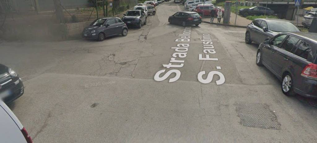 locale commerciale in vendita a Perugia in zona Prepo