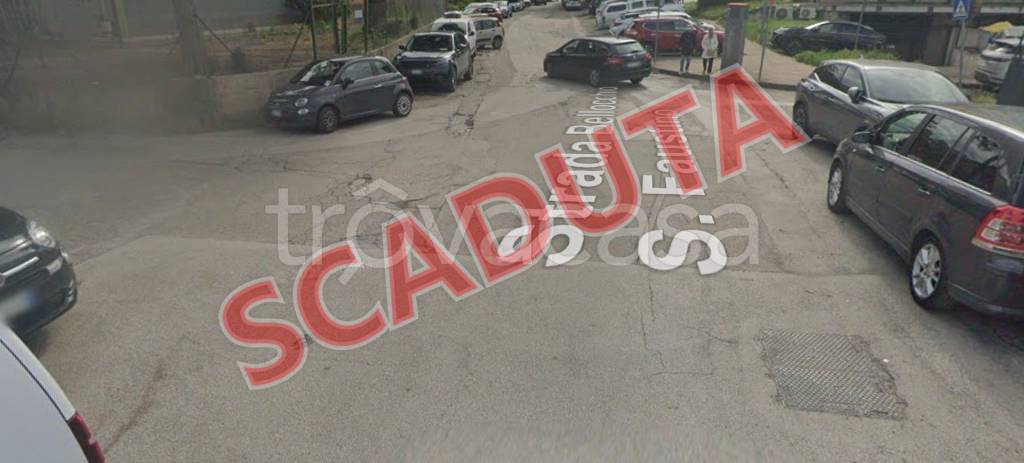 locale commerciale in vendita a Perugia in zona Madonna Alta