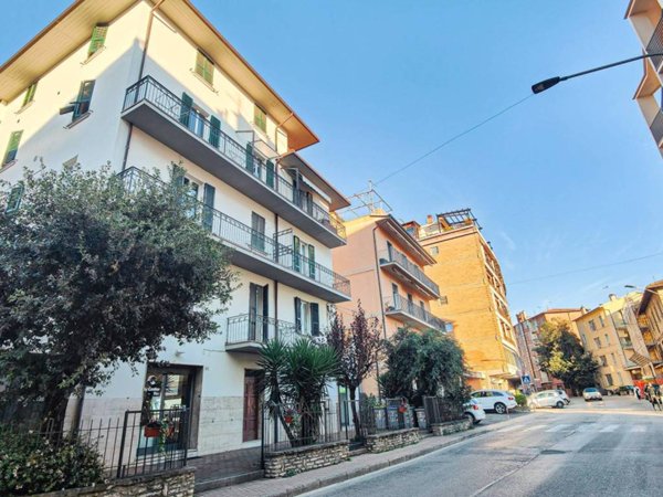 negozio in vendita a Perugia in zona Elce