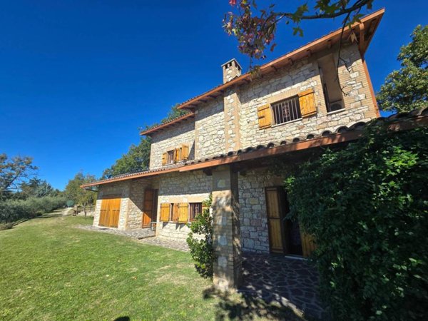 casa indipendente in vendita a Perugia in zona Cordigliano