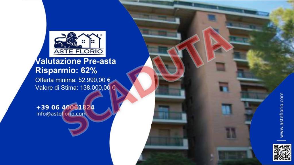 locale commerciale in vendita a Perugia in zona Madonna Alta