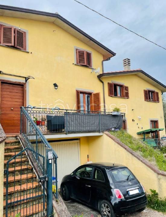 casa indipendente in vendita a Perugia in zona Piccione