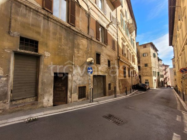locale commerciale in vendita a Perugia in zona Centro Città