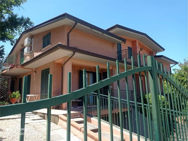 casa indipendente in vendita a Perugia in zona Pila