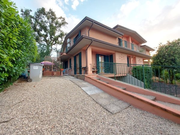 casa indipendente in vendita a Perugia in zona Pila