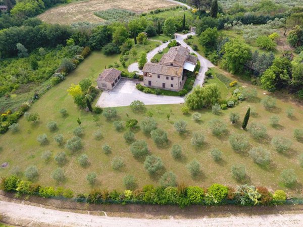 casale in vendita a Perugia in zona Collestrada