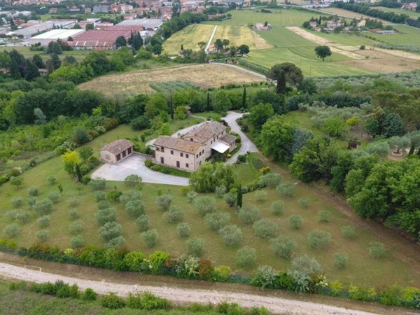 casale in vendita a Perugia in zona Ponte San Giovanni