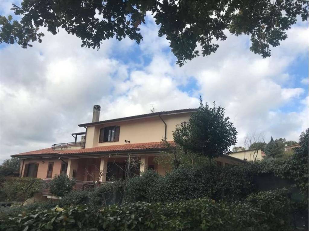 casa indipendente in vendita a Perugia in zona Cenerente