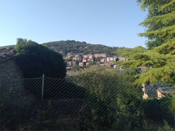 terreno edificabile in vendita a Perugia in zona Ferro di Cavallo