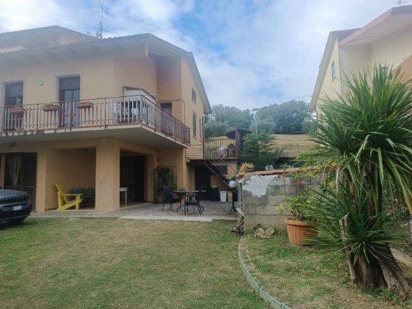 casa indipendente in vendita a Perugia in zona Villa Pitignano