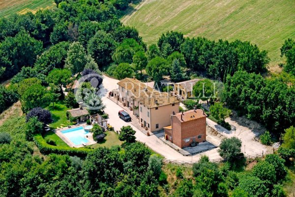 casa indipendente in vendita a Perugia in zona Fontignano