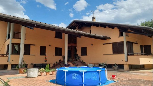 casa indipendente in vendita a Perugia in zona San Martino in Colle