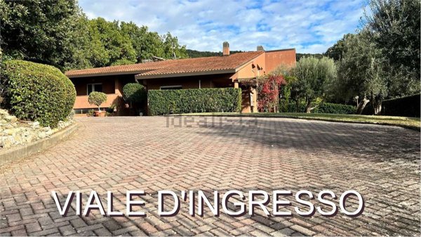 casa indipendente in vendita a Perugia in zona Ferro di Cavallo