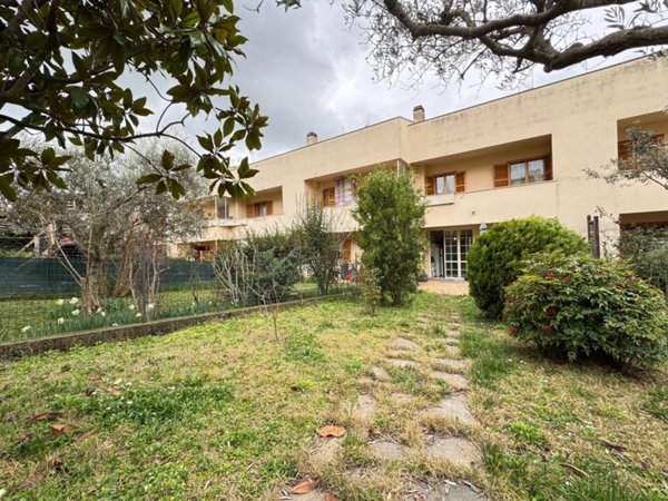 casa indipendente in vendita a Perugia in zona Prepo