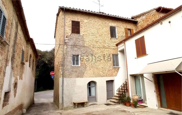 casa indipendente in vendita a Perugia in zona Castel del Piano
