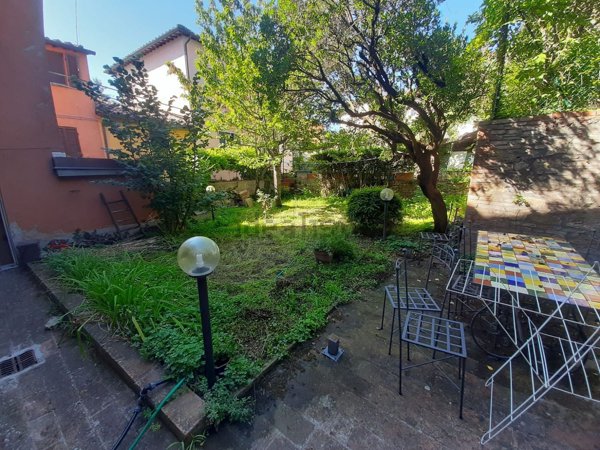 casa indipendente in vendita a Perugia in zona Centro Città